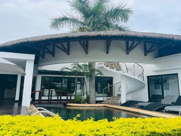 4 Bedroom Villa