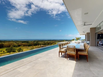 5 Bedroom Villa