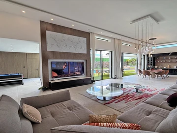4 Bedroom Villa
