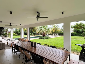 5 Bedroom Villa