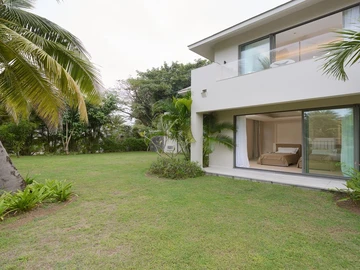 5 Bedroom Villa