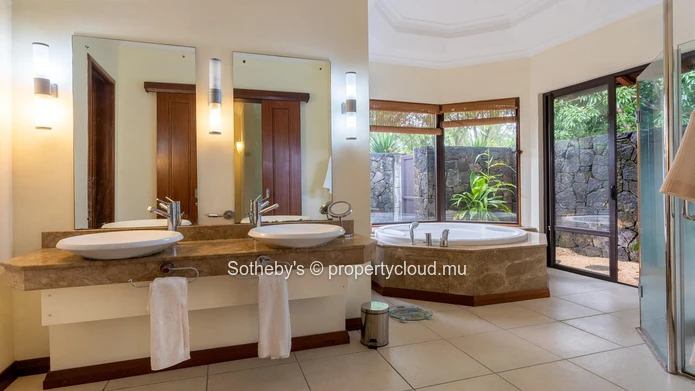 Villa Fairway Garden - Tamarina