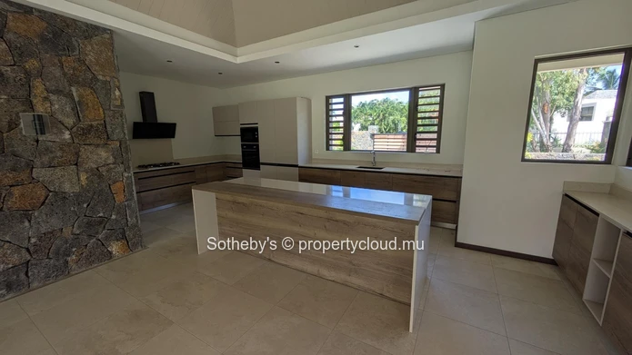 Villa Birdie, Anahita