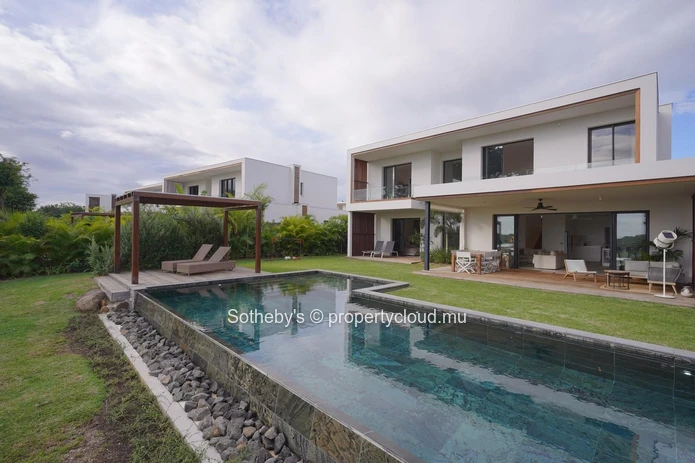  Villa Naiad