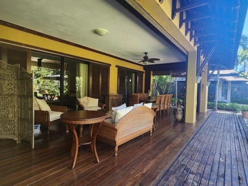 5 Bedroom Villa