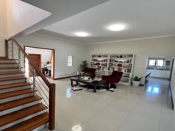 5 Bedroom Villa