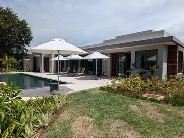 5 Bedroom Villa
