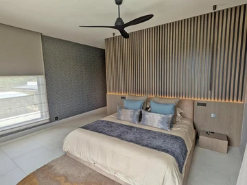 5 Bedroom Villa