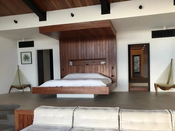 5 Bedroom Villa