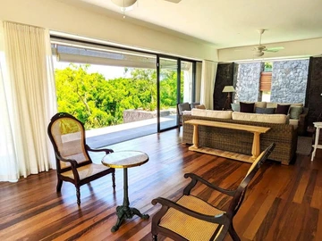 5 Bedroom Villa