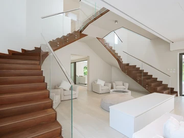 5 Bedroom Villa