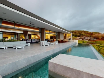 5 Bedroom Villa