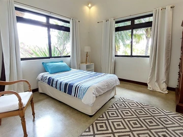 5 Bedroom Villa
