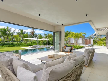 6 Bedroom Villa