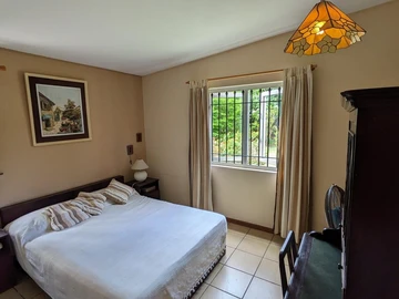 6 Bedroom House