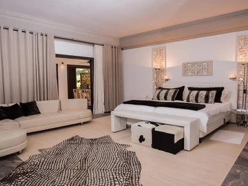 5 Bedroom Villa