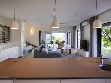5 Bedroom Villa