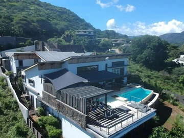5 Bedroom Villa