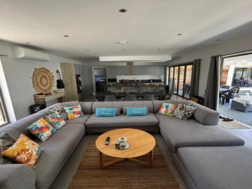 10 Bedroom House