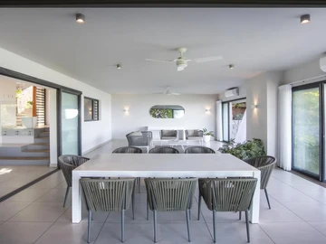 5 Bedroom Villa