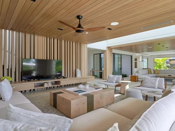 6 Bedroom Villa