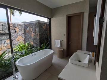 5 Bedroom Villa