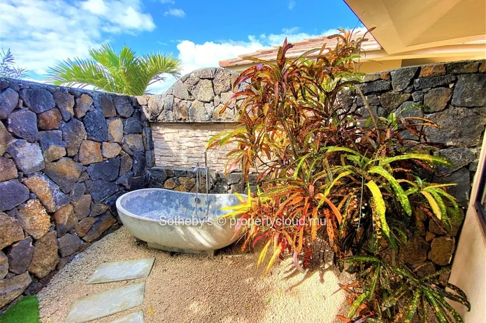 Hillside living
