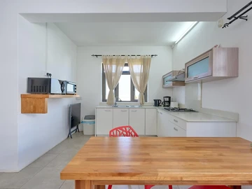 18 Bedroom Apartment