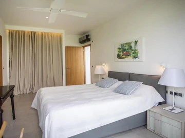 5 Bedroom Villa