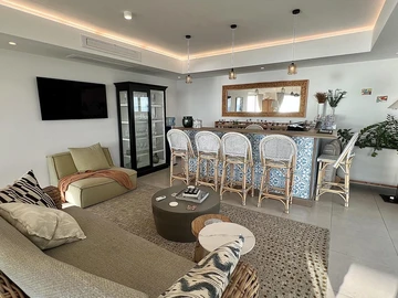 5 Bedroom Villa