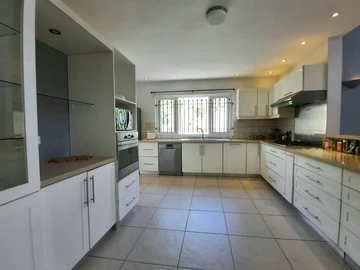 4 Bedroom Villa