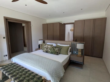 5 Bedroom Villa