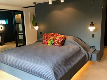 5 Bedroom Villa