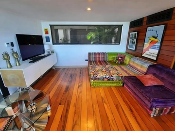 5 Bedroom Villa