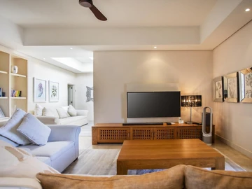 5 Bedroom Villa