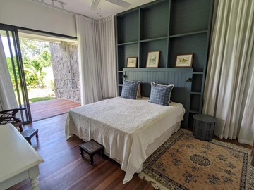 5 Bedroom Villa
