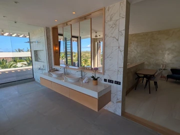 5 Bedroom Villa
