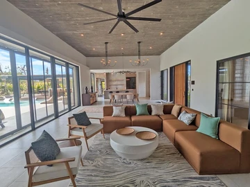 5 Bedroom Villa