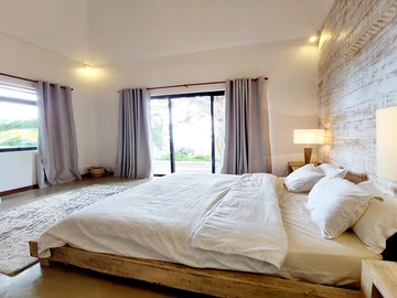 5 Bedroom Villa