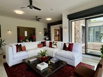 5 Bedroom Villa