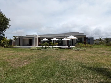 5 Bedroom Villa