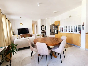 4 Bedroom Apartment