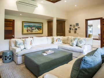 4 Bedroom Villa