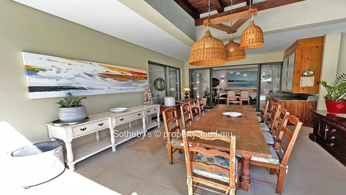 The Lounge Villa