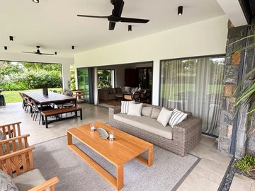 5 Bedroom Villa