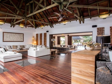 5 Bedroom Villa