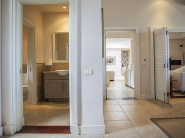 5 Bedroom Villa