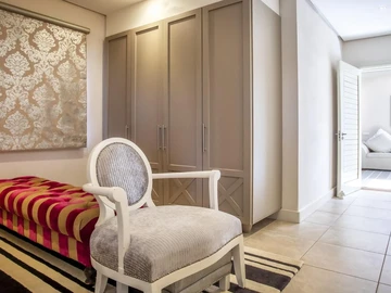 5 Bedroom Villa