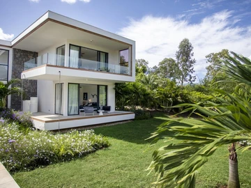 5 Bedroom Villa